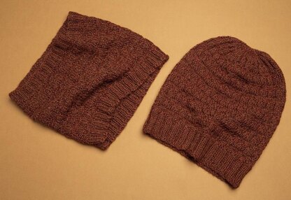 Decumani Hat & Cowl set