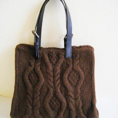 Brown cabled bag - knitting pattern