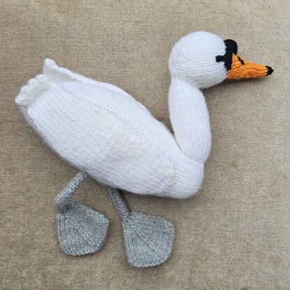 Knitted Mute Swan