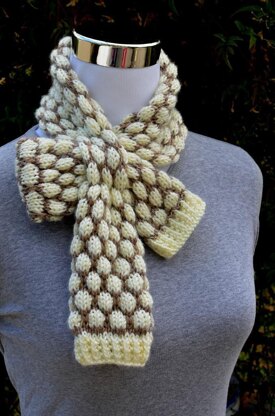 Shaded Bobble Stitch Scarf ( Keyhole / Ascot / Pull-Through / Vintage / Stay On Scarf Knitting Pattern )