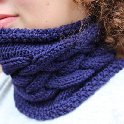 Double Dutch Cabled Cowl