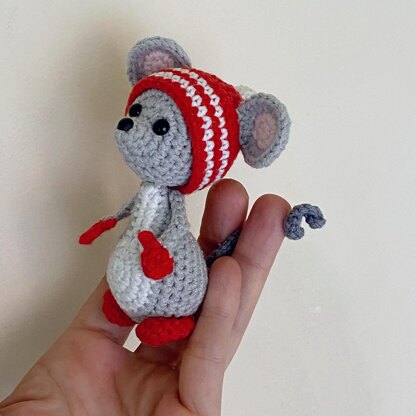 Mouse with hat