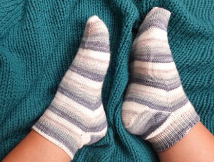 Toe Up Simple Socks No 1