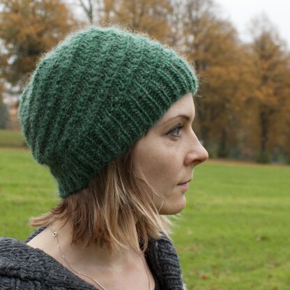 Corkscrew Beanie (Instructions to work flat)