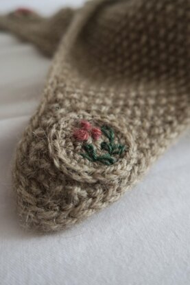 Happy Teddy Scarf + crochet applique