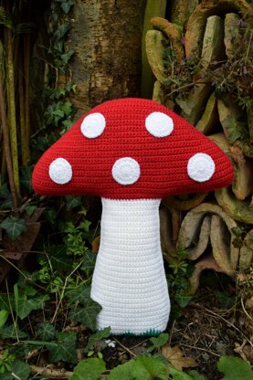 Tubby Toadstool (crochet pattern)