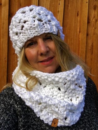 Snowflake Cowl & Beanie Set