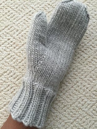 Heartflower Cabled Mittens