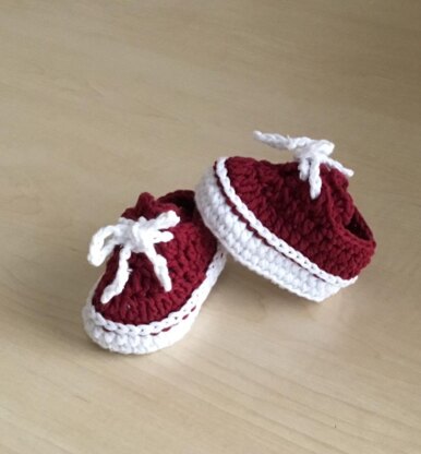 Sporty Baby Bootie & Hat Set N 236