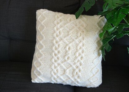 Chunky Cable Throw Pillow