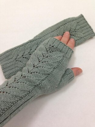 Barn Swallow Fingerless Mitts