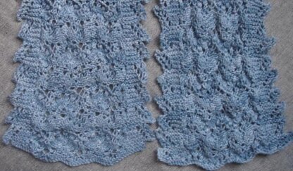 Scalloped Clouds lacy scarf with pointed edges