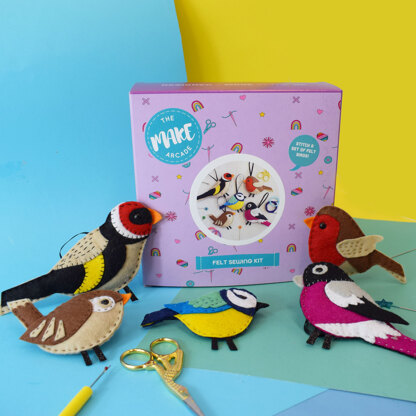 The Make Arcade Garden Birds Felt Dec Set Needle Felting Kit