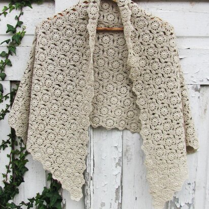 Bridal Shawl in Aunt Lydia's Fashion Crochet Thread Size 3 Solids