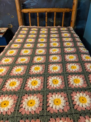 Mom's Puff Daisy Crochet Afghan