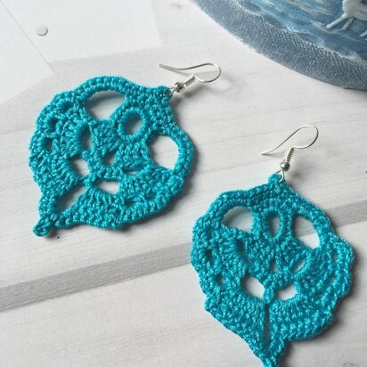 93. Blue openwork earrings