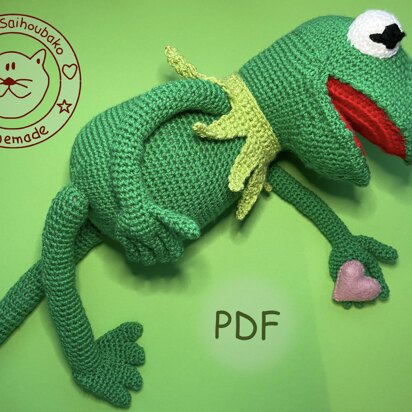 Frog amigurumi doll