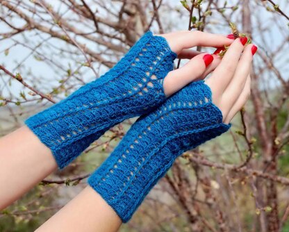 She Walks in Beauty Fingerless Gloves