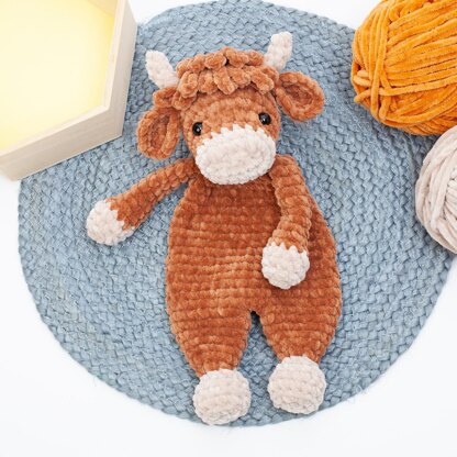 Crochet Highland cow snuggler pattern, Highland cow lovey