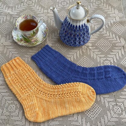 Marigolds and Fenceposts Socks