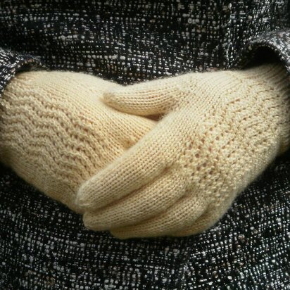 Chevron lace wave gloves