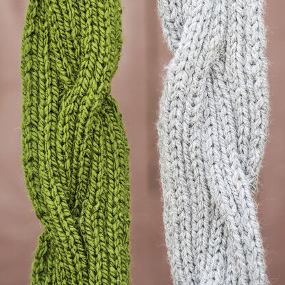 Reversible Cable Scarf