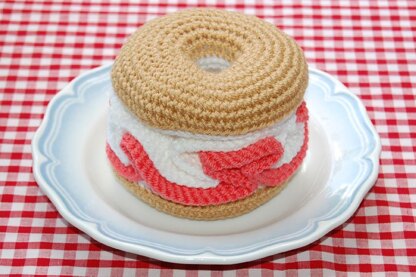 Crochet Pattern for a Bagel with Salmon and Cream Cheese - Play Kitchen