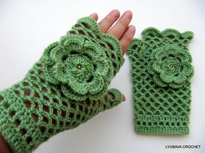 Is it possible to make lace gloves like these with 1mm yarn instead of that  thin thread most people uae to make them? : r/crochet