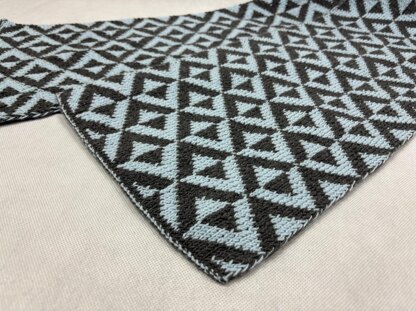 Scarf «Reflections» - A Double Knitting Pattern