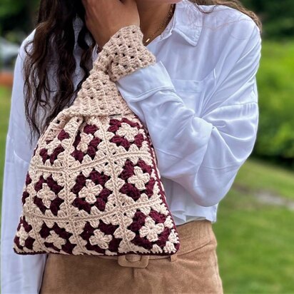 Granny Square Knot Bag