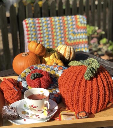 Spiced Pumpkin Knitted Tea Cosy