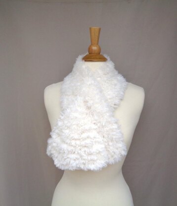 Fluffy Keyhole Scarf