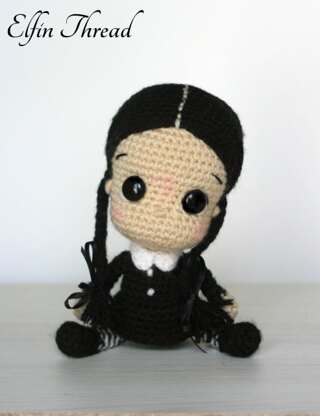 Wednesday addams doll - .de