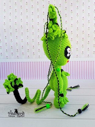 Crochet Cute Alien Girl