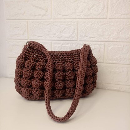 Crochet purse pattern: The Brown Bliss handbag