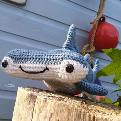 Hank the Hammerhead Shark - UK Terminology - Amigurumi Crochet pattern ...