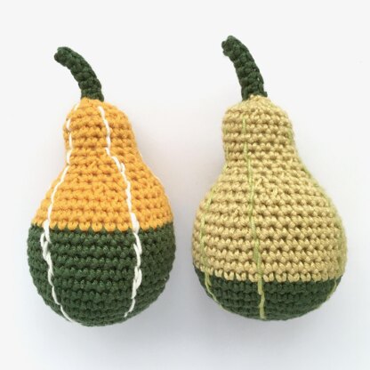 Bi-coloured Pear Gourd 2