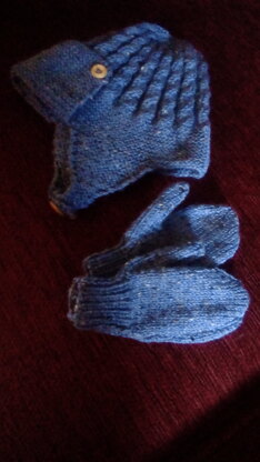 Child's hat and mittens
