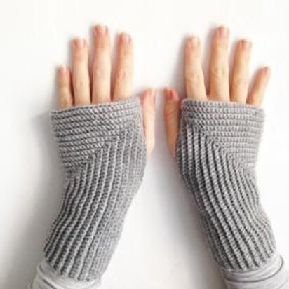 Angle wrist warmers