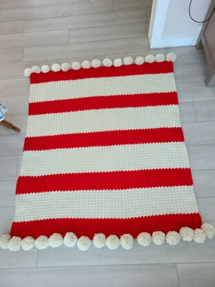 Peppermint and Pompoms Throw