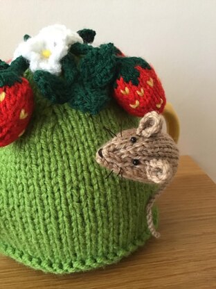 Pesky mouse 2 cup tea cosy