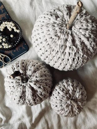Feather Pumpkins