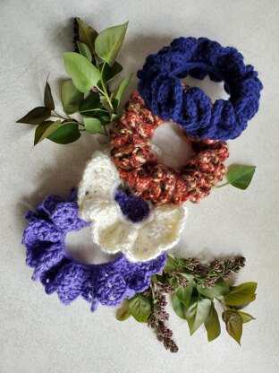 Softly Scalloped Shells Scrunchie