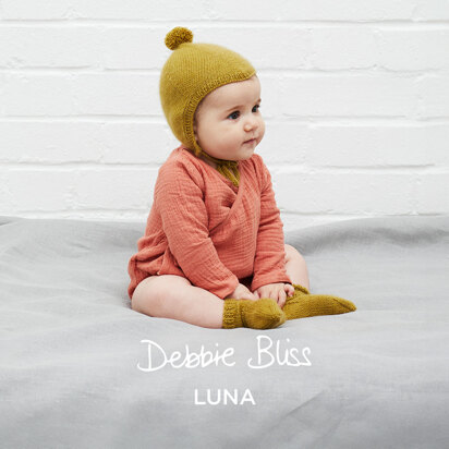 Lyra Bonnet & Socks - Knitting Pattern For Babies in Debbie Bliss Luna