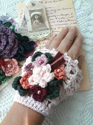 The Brontë Crochet Cuff