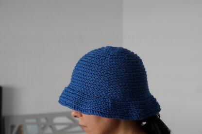 Knit stitch bucket hat