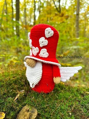 Gnome red Valentine with wings