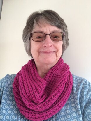 raspberry cowl