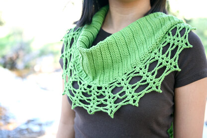 Ribbed Shallow Crescent Shawl with Lacy Geometric Border: Bridgette