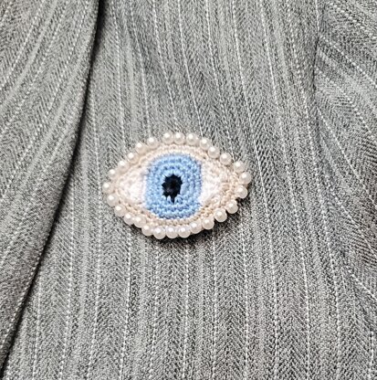 Lover's eye pendant